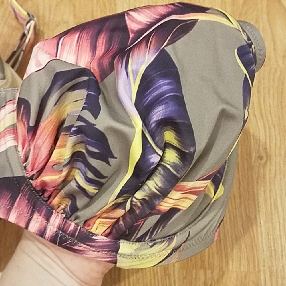 BOGO FREE FANTASIE 32I tropical floral bikini top - Picture 2 of 8